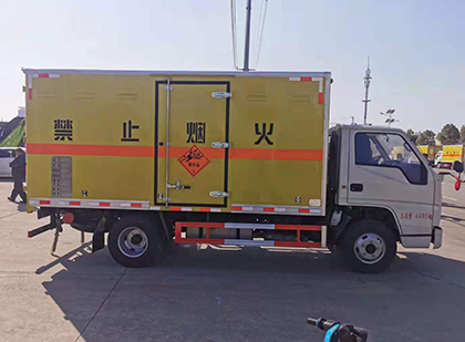 大武口爆破器材运输车技术升级与安全合规新趋势